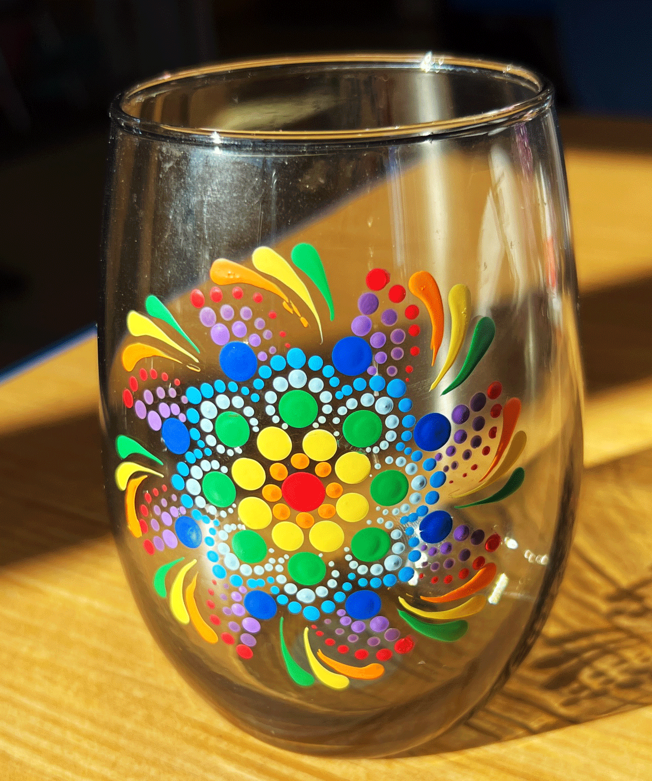 http://www.azziesart.com/cdn/shop/products/stemless-with-rainbow.gif?v=1677696730
