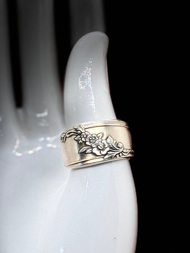 Size  9.5 Handmade Spoon Ring – 1946 Queen Bess II by Oneida Silver. (Silver Plated)